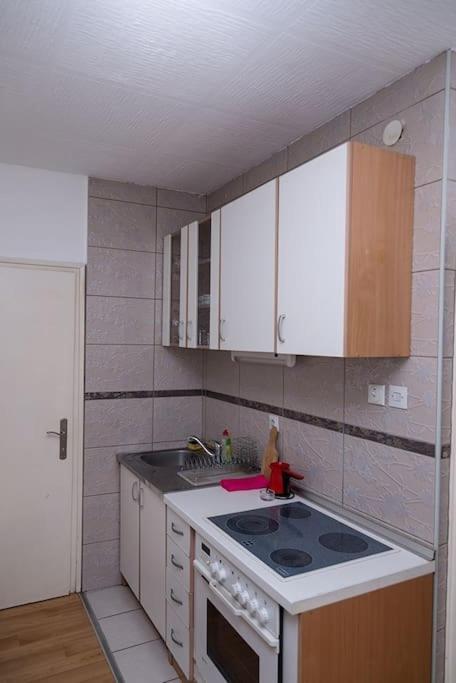 Apartman Panorama Glavna Ulica 우지체 외부 사진