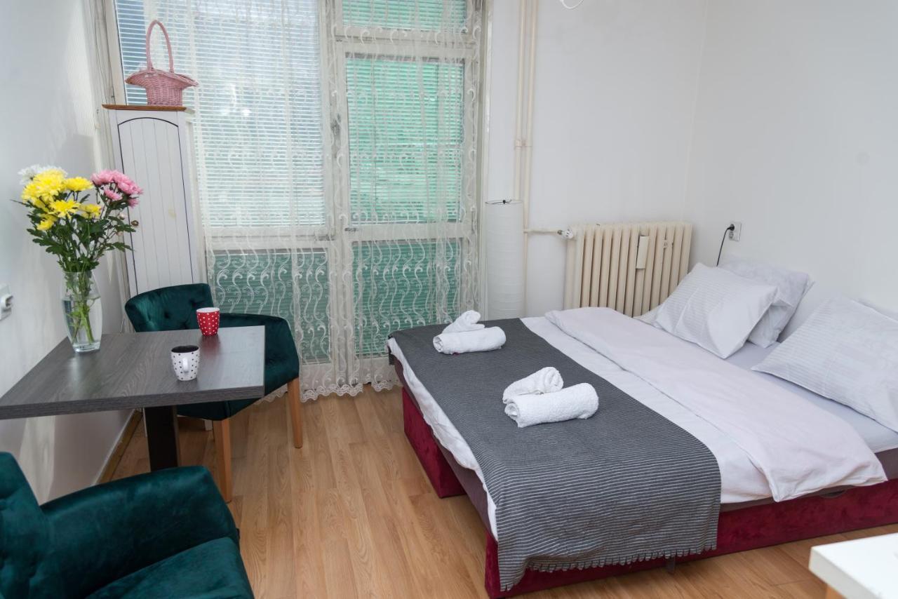 Apartman Panorama Glavna Ulica 우지체 외부 사진
